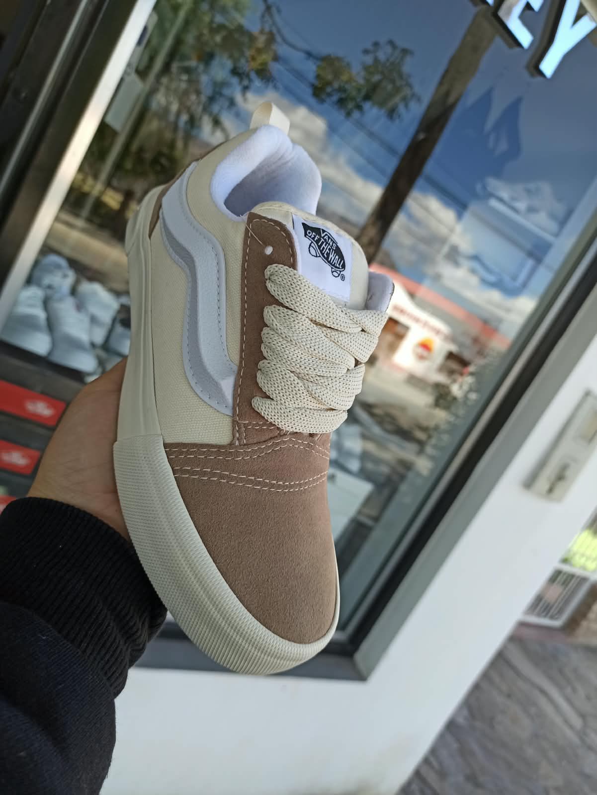 ZAPATILLAS VANS KNU BEIGE (Z019)