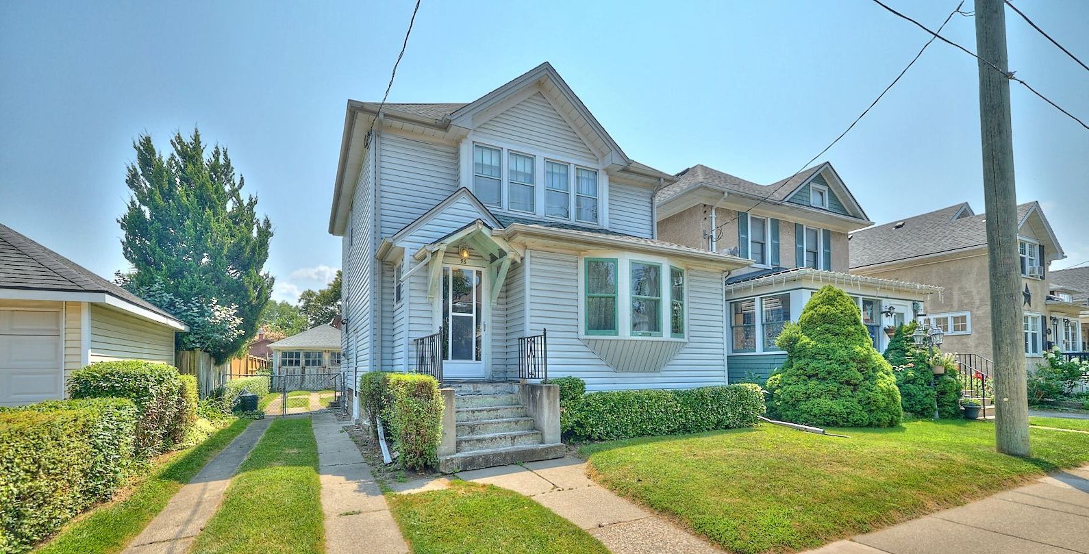 A 1,287 square foot home features an oversized double garage, three spacious bedrooms, and one bathroom.