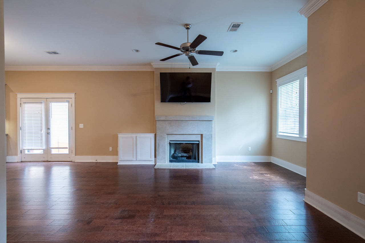 330 Hamlet - Image 7