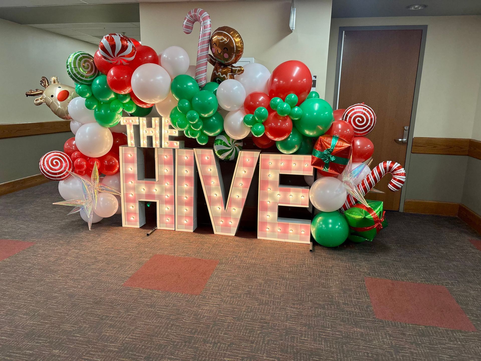 christmas balloon decor