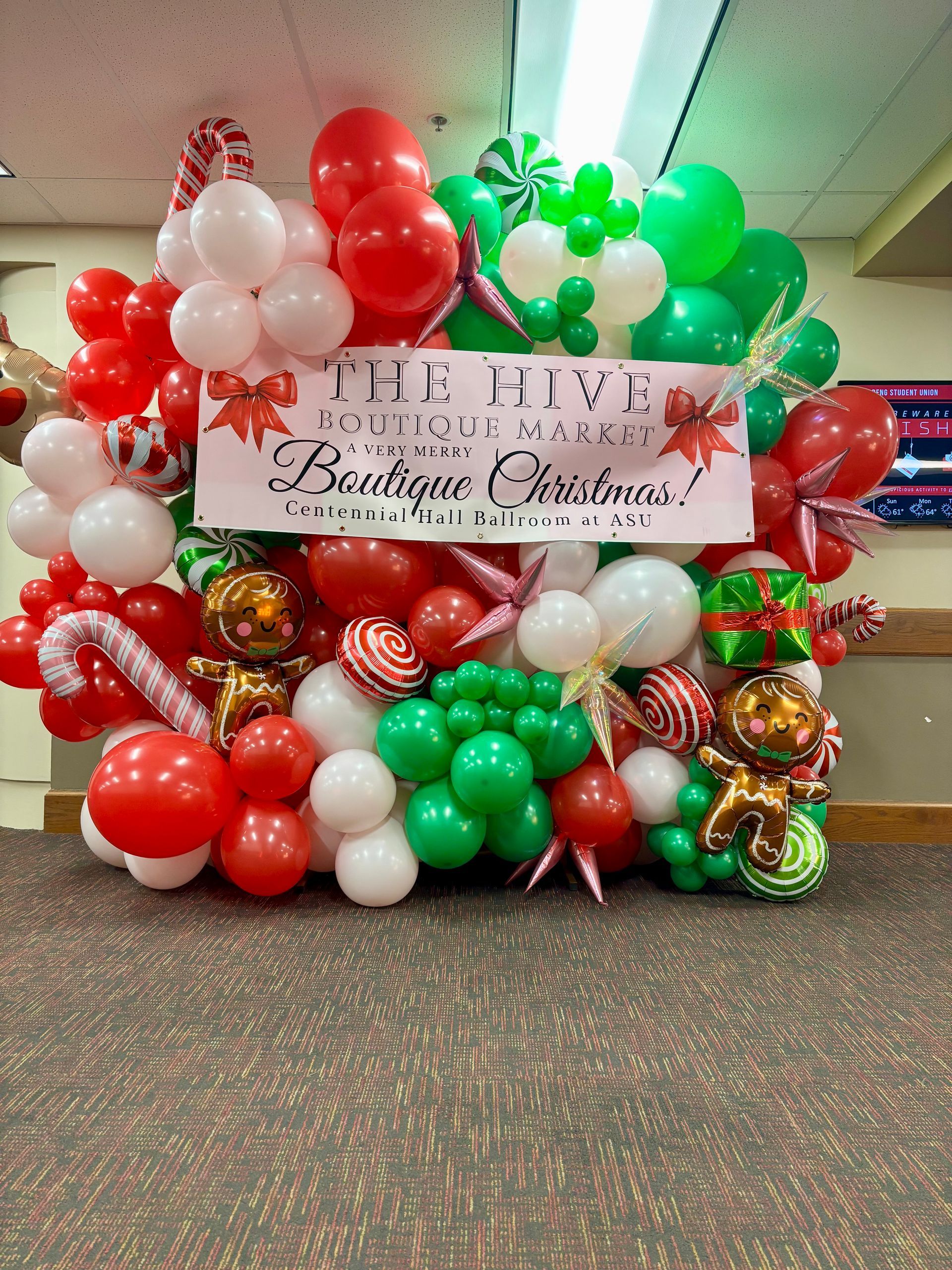 christmas balloon decor for corporate event