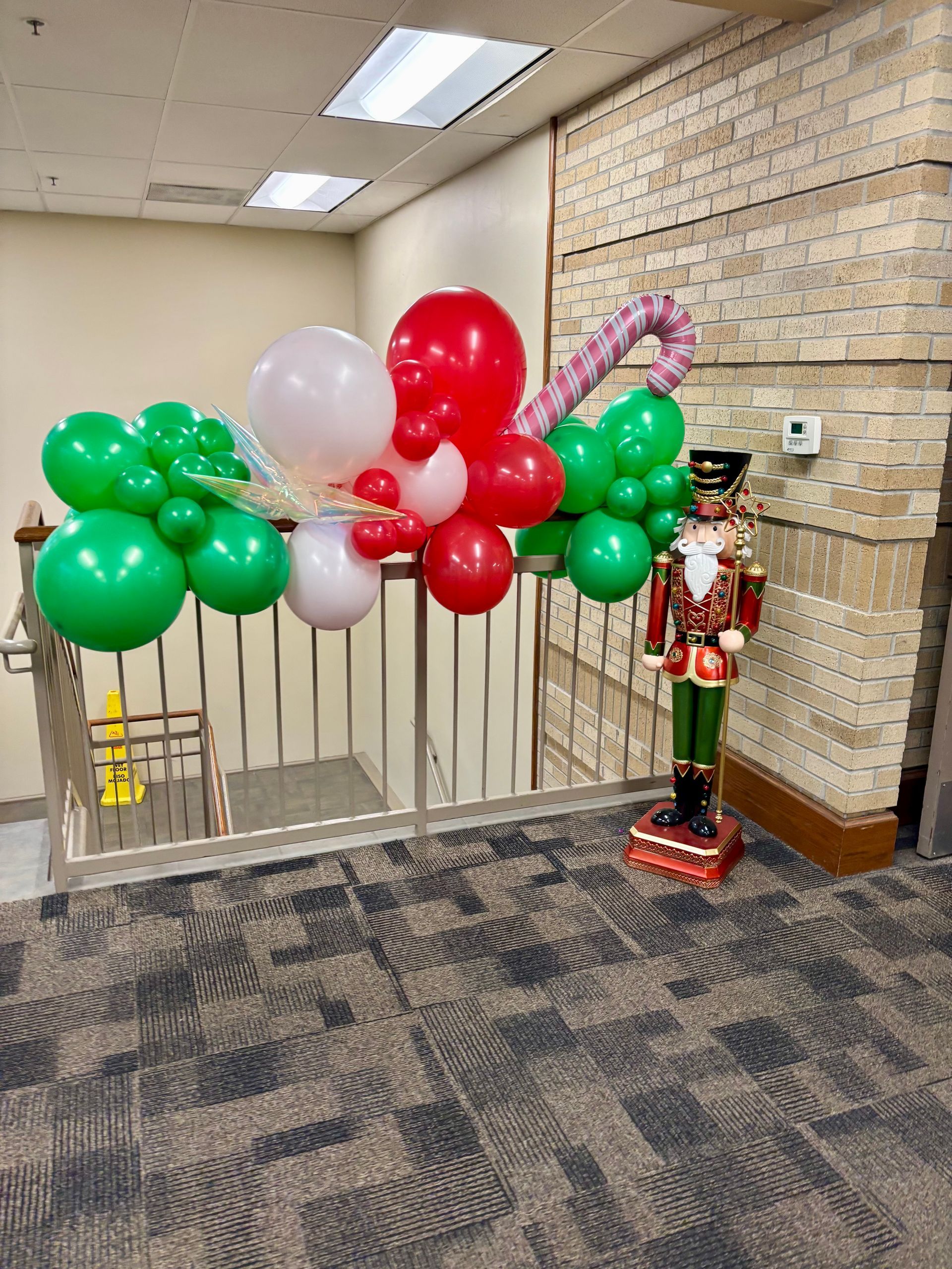 christmas balloon decor