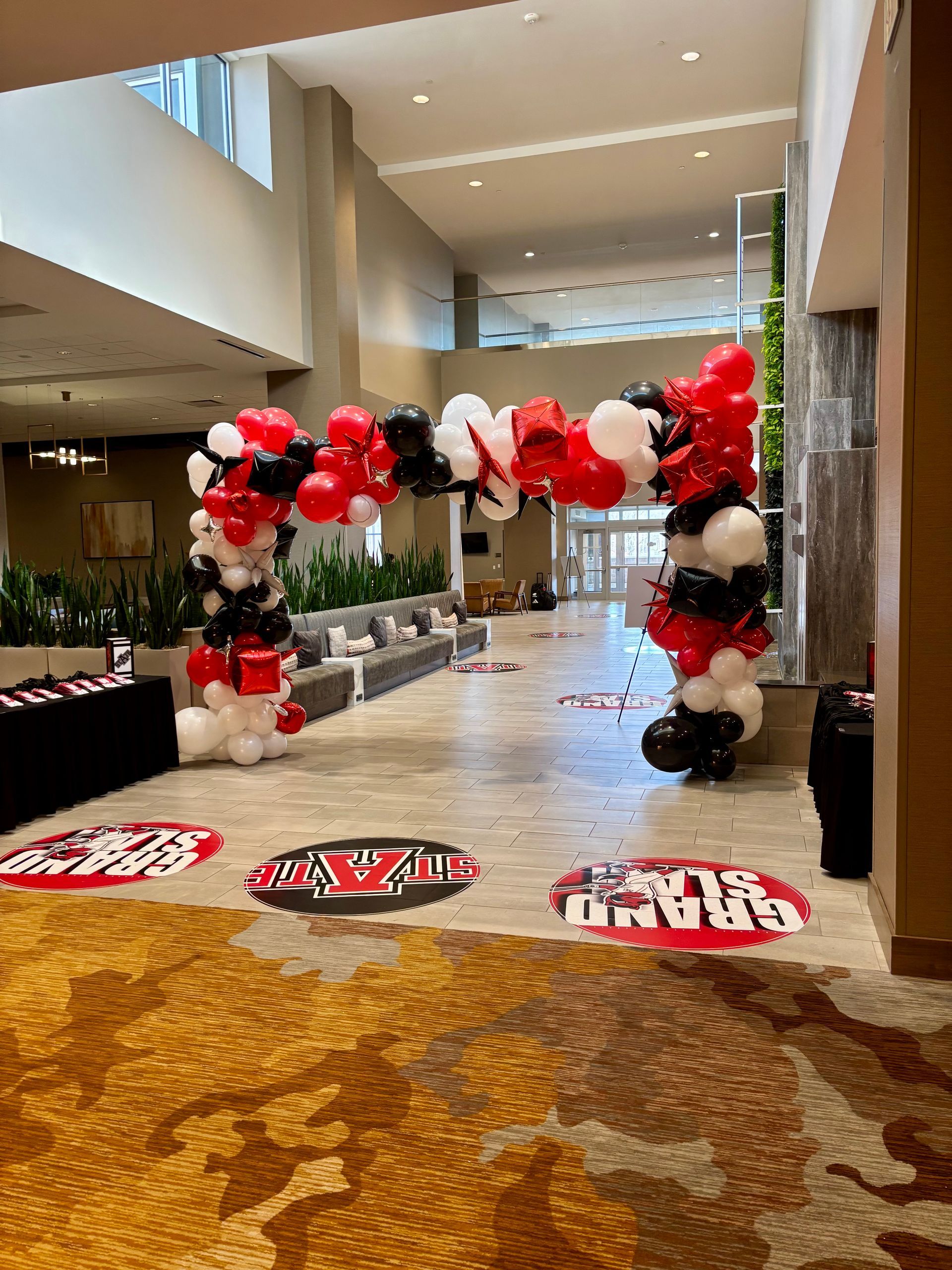balloon decor for corporate event