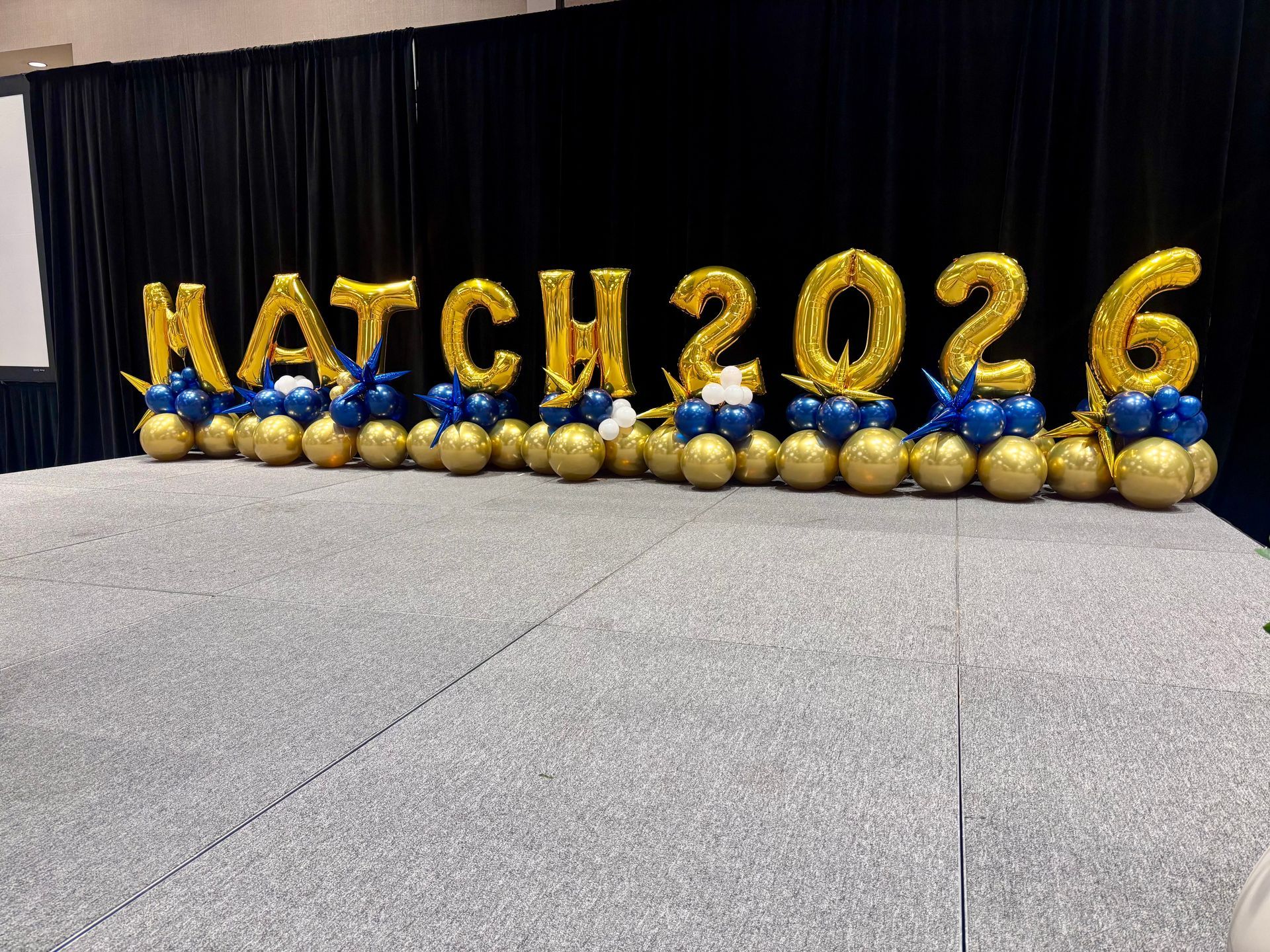school event balloon decor