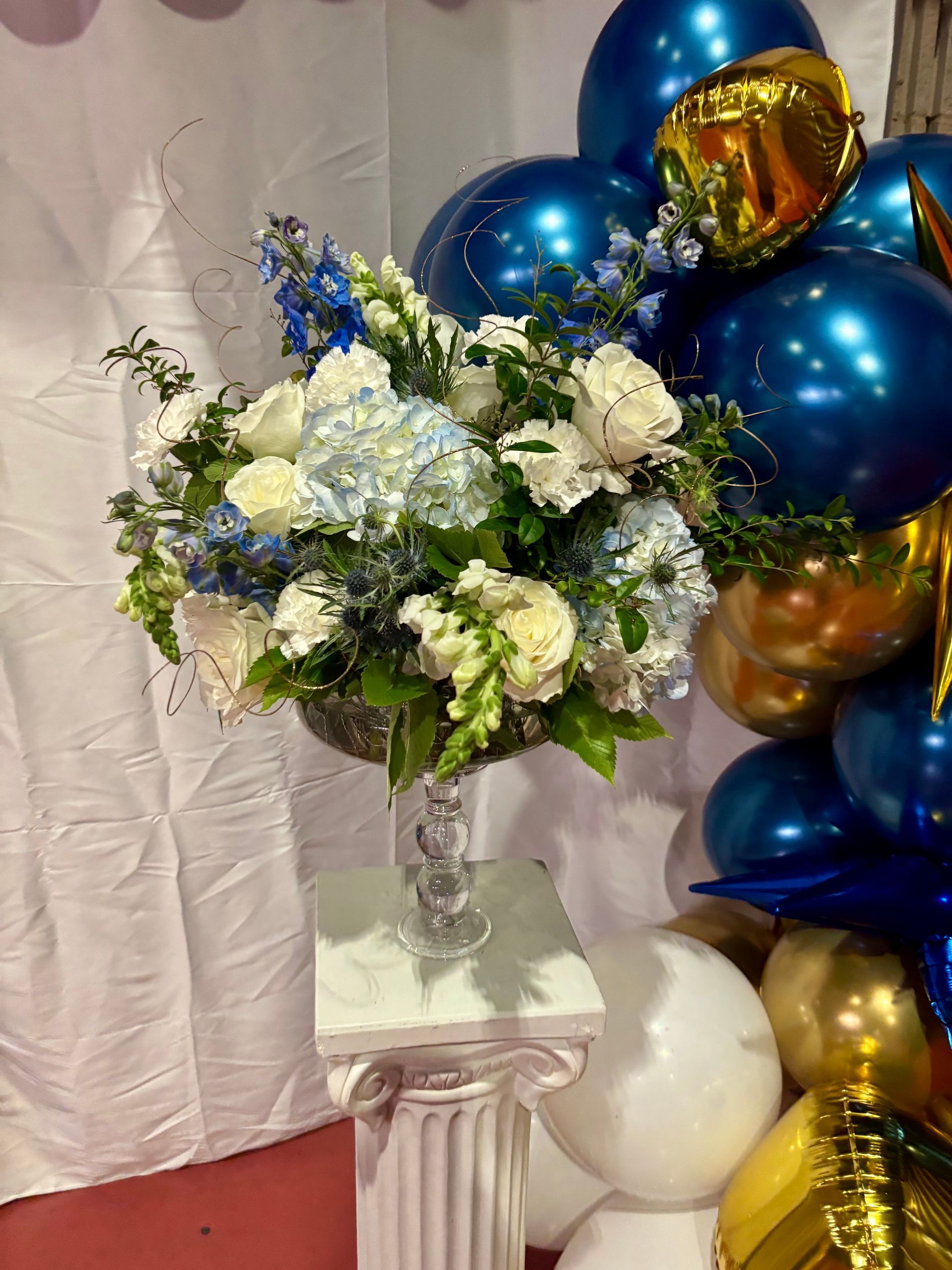 flowers and ballono decor for school event