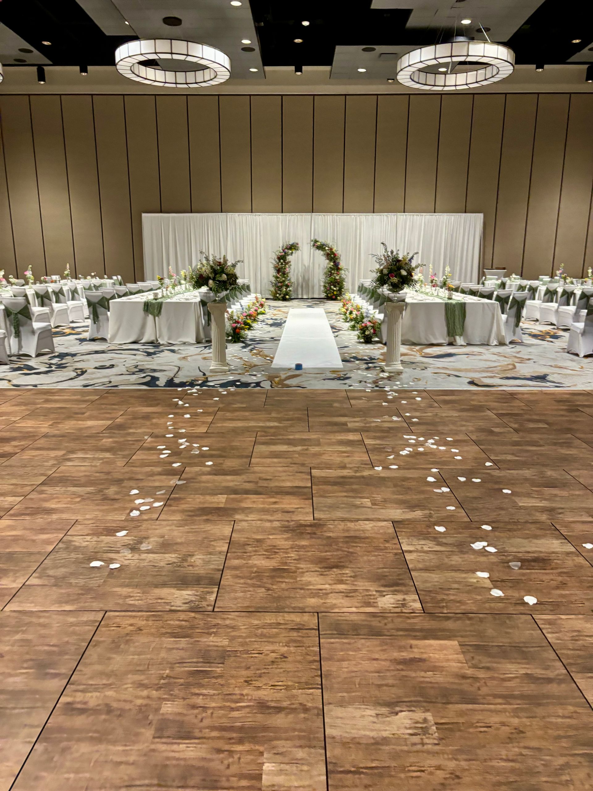 indoor wedding ceremony flowers