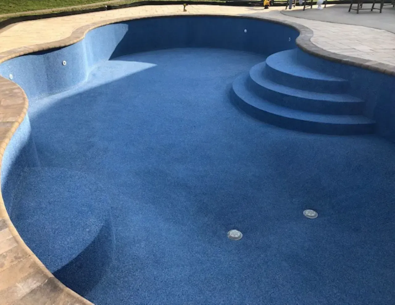 Rebound pool surface