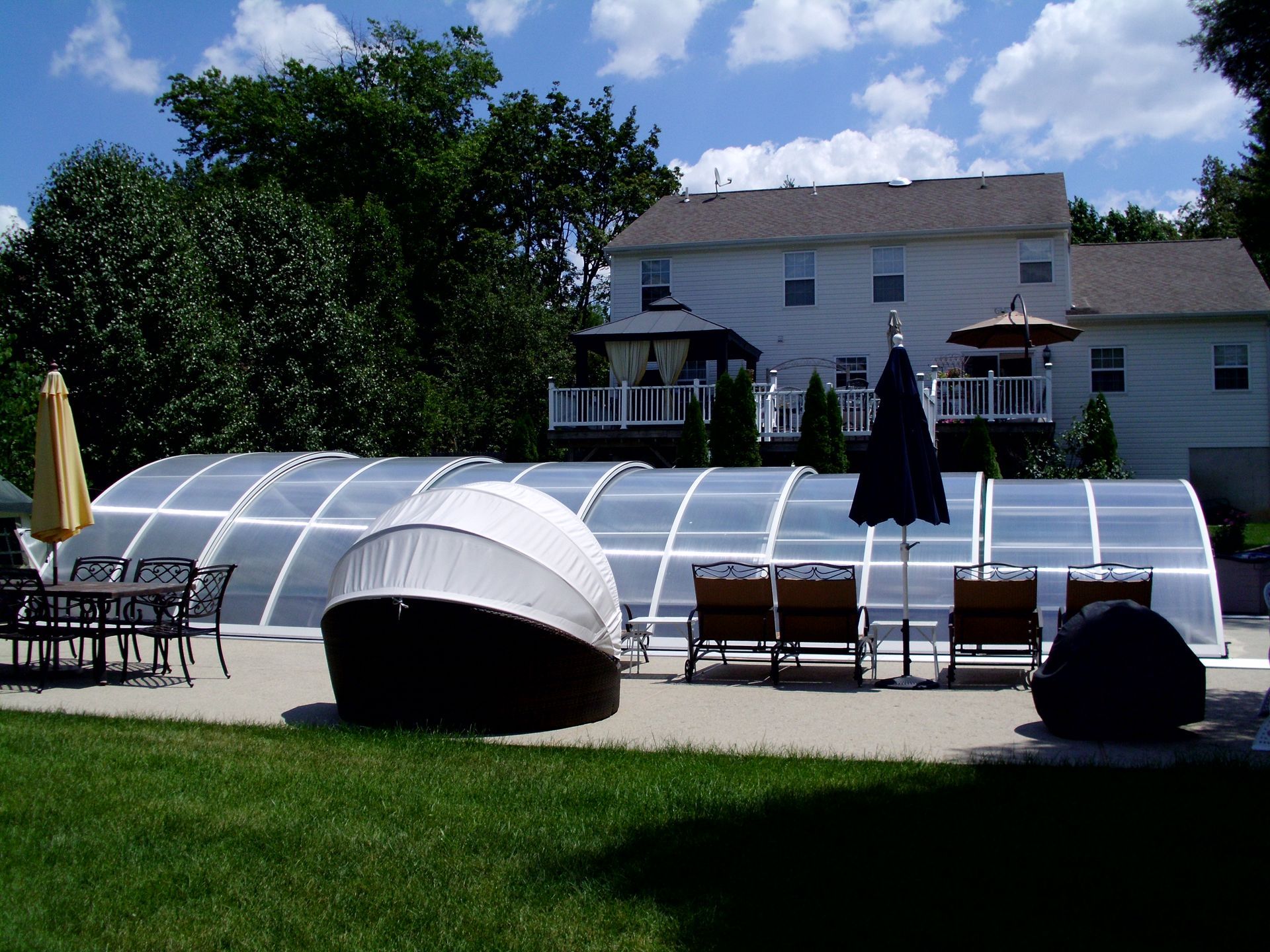 Retractable enclosure 2
