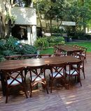 Montaje de sillas y mesas premium para banquete en CDMX