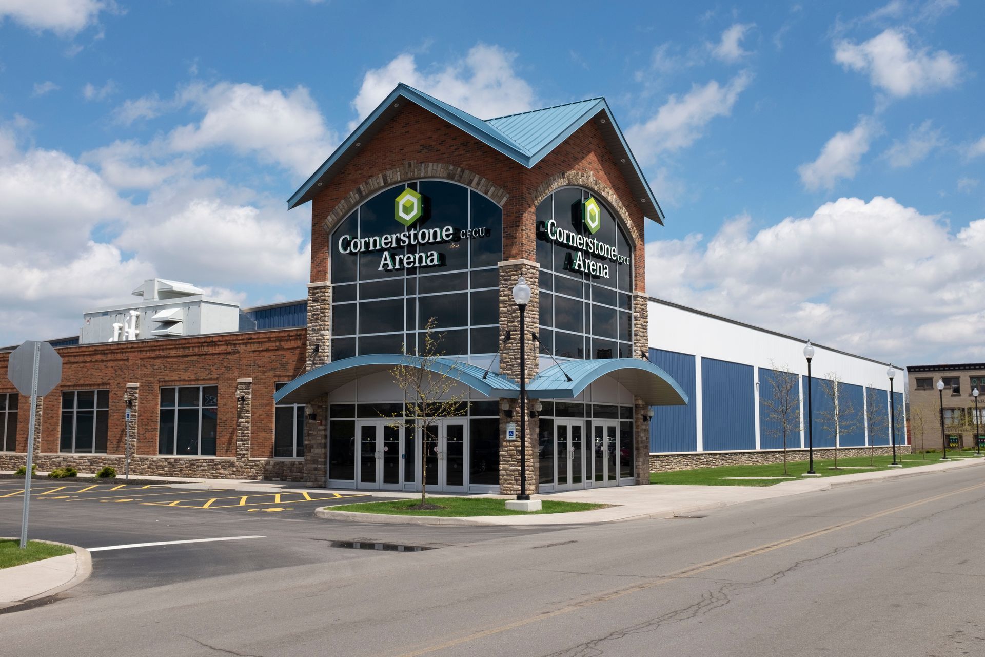 A large building with the word grocery store on it