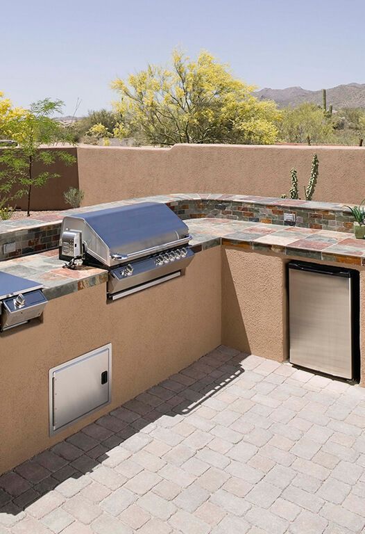 Outdoor kitchen construction