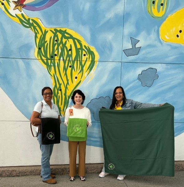 Renee Sanders, Charlease Hatchett donating blankets Michelle Fritsch, LCSW from Texas Children's Cancer & Hematology Center