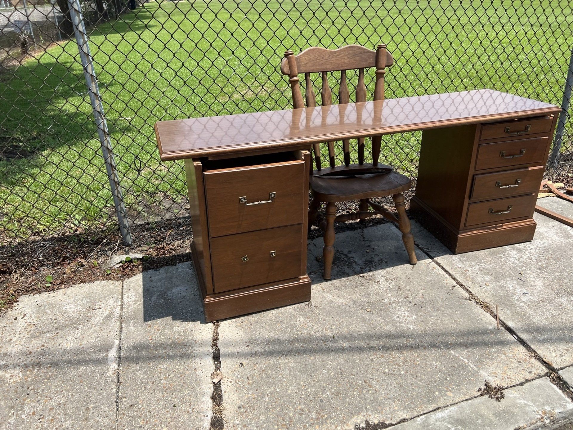 Old Furniture Removal Services in Spring Hill - We Pick Up