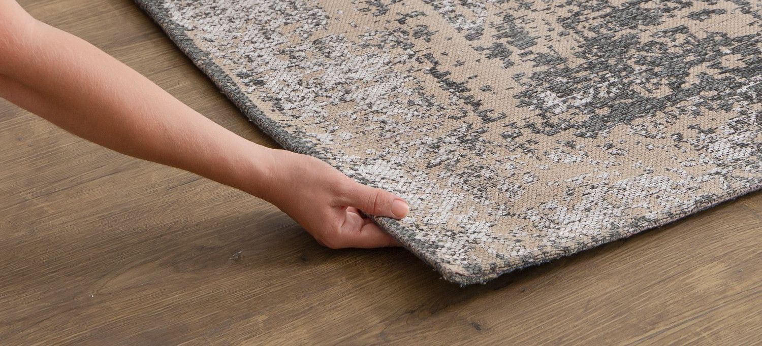 Easy ways to clean your rugs