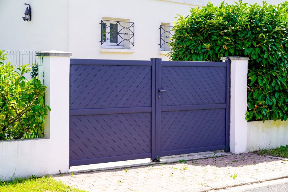 Aluminum modern home grey gate — Aluminium Gates in Burleigh Head, QLD