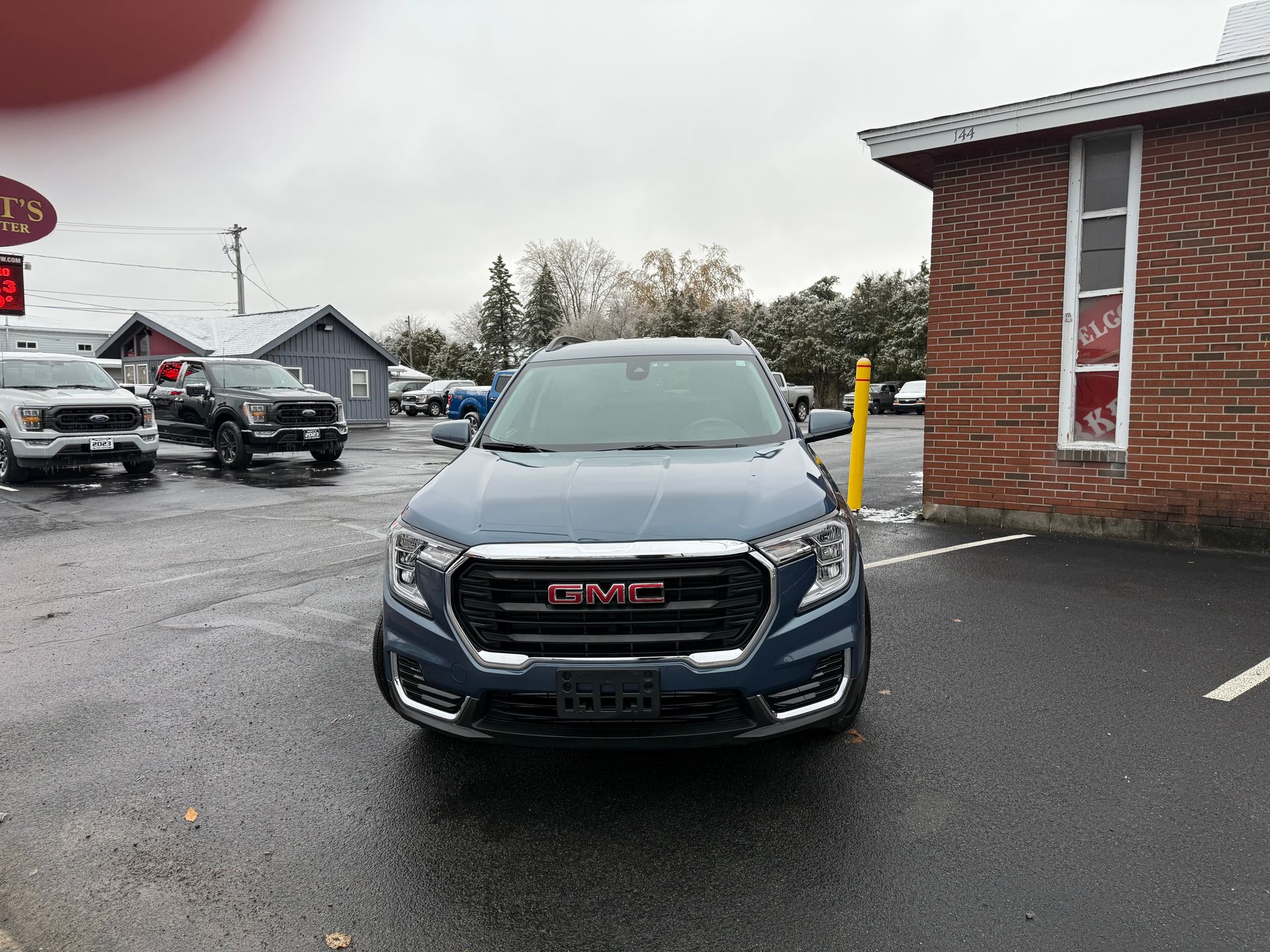 2024 GMC Terrain SLE