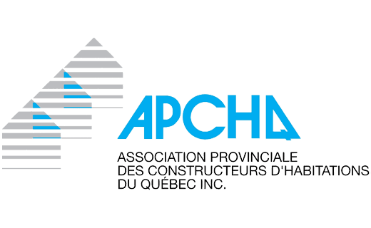Logo de l'APCHQ, une association de constructeurs de logements du Québec, avec un texte bleu et un dessin de maison grise.