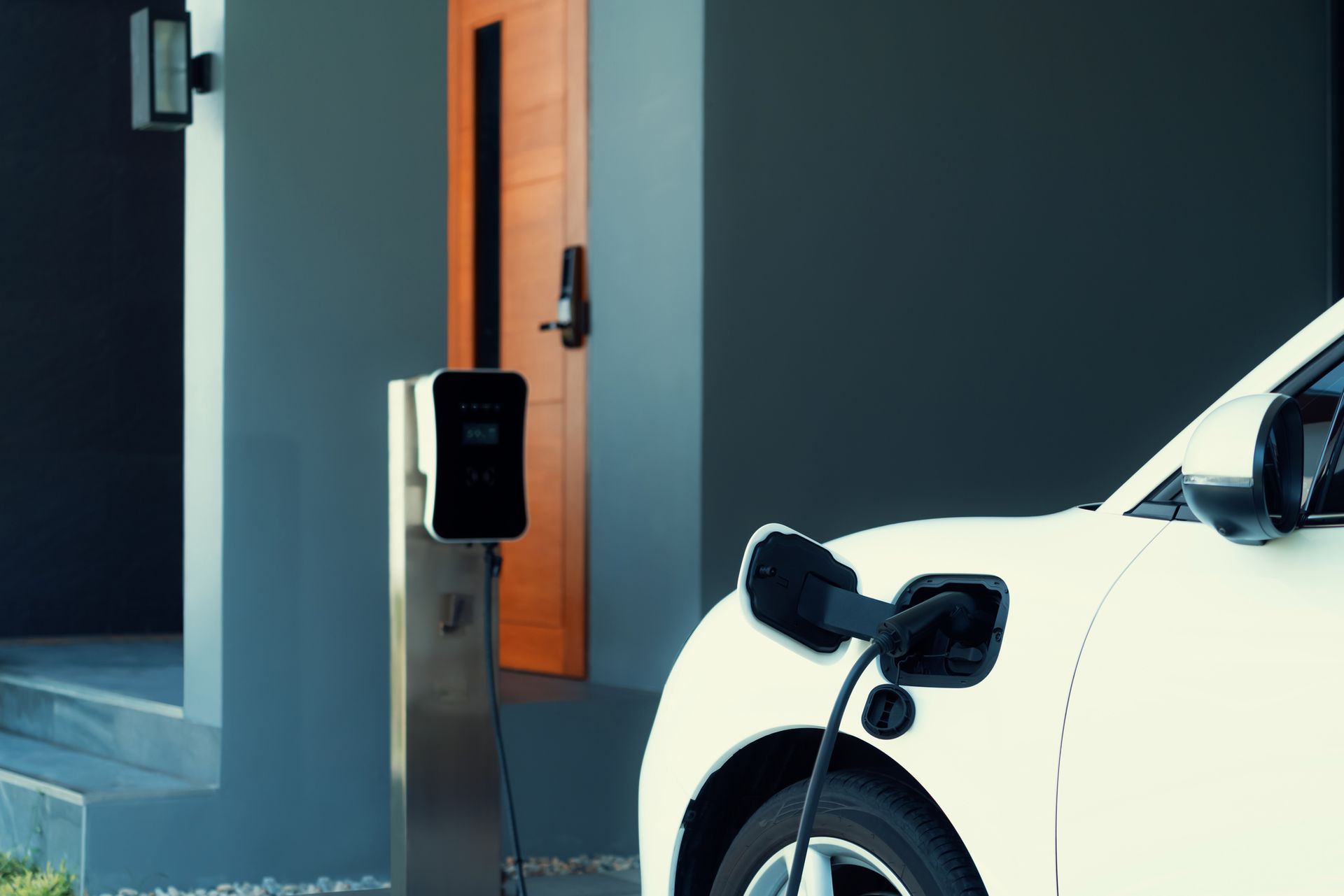 Sähköautojen latauspisteiden asennukset Turun seudulla
