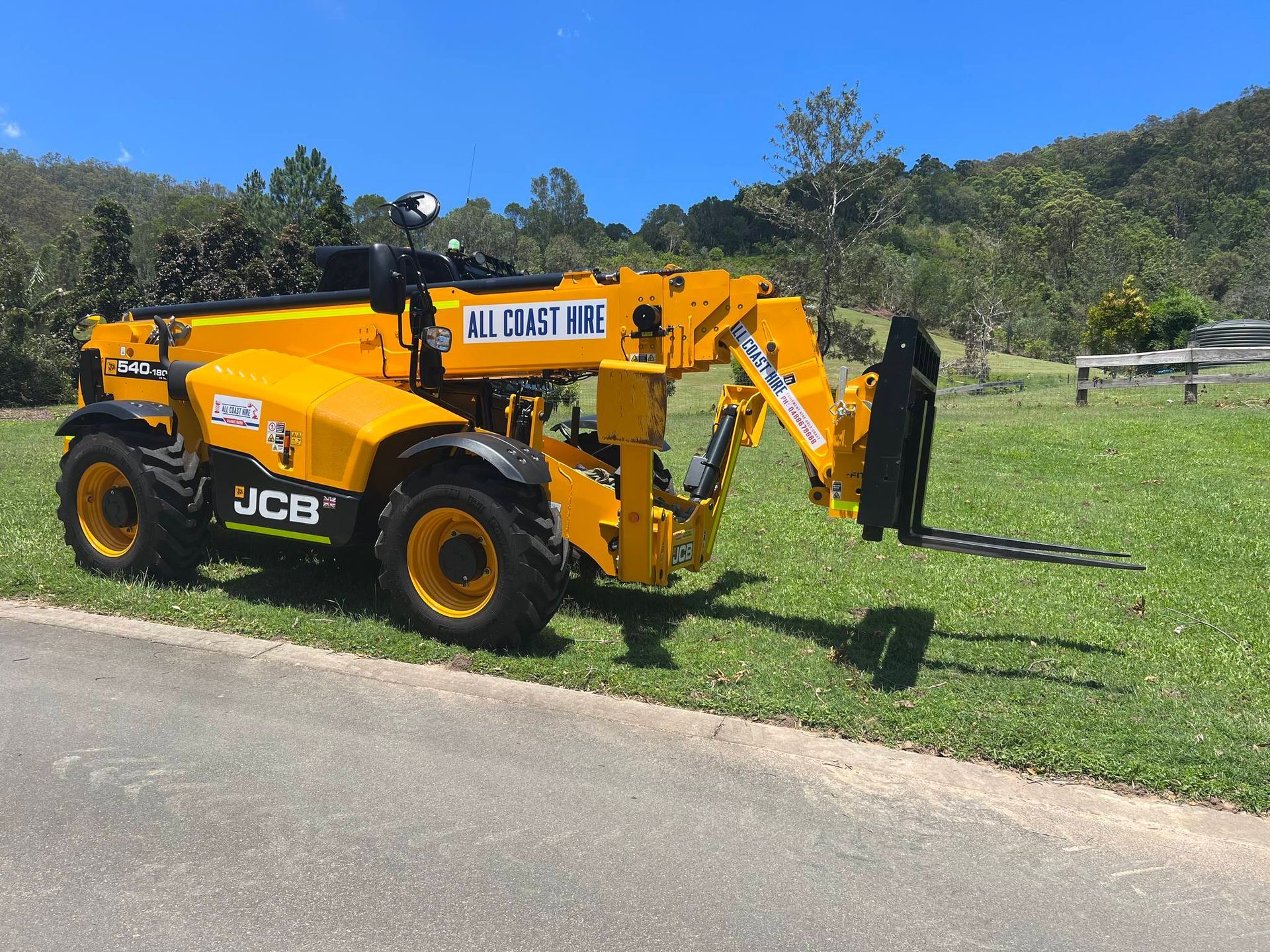 540 TELESCOPIC HANDLER hire jcb