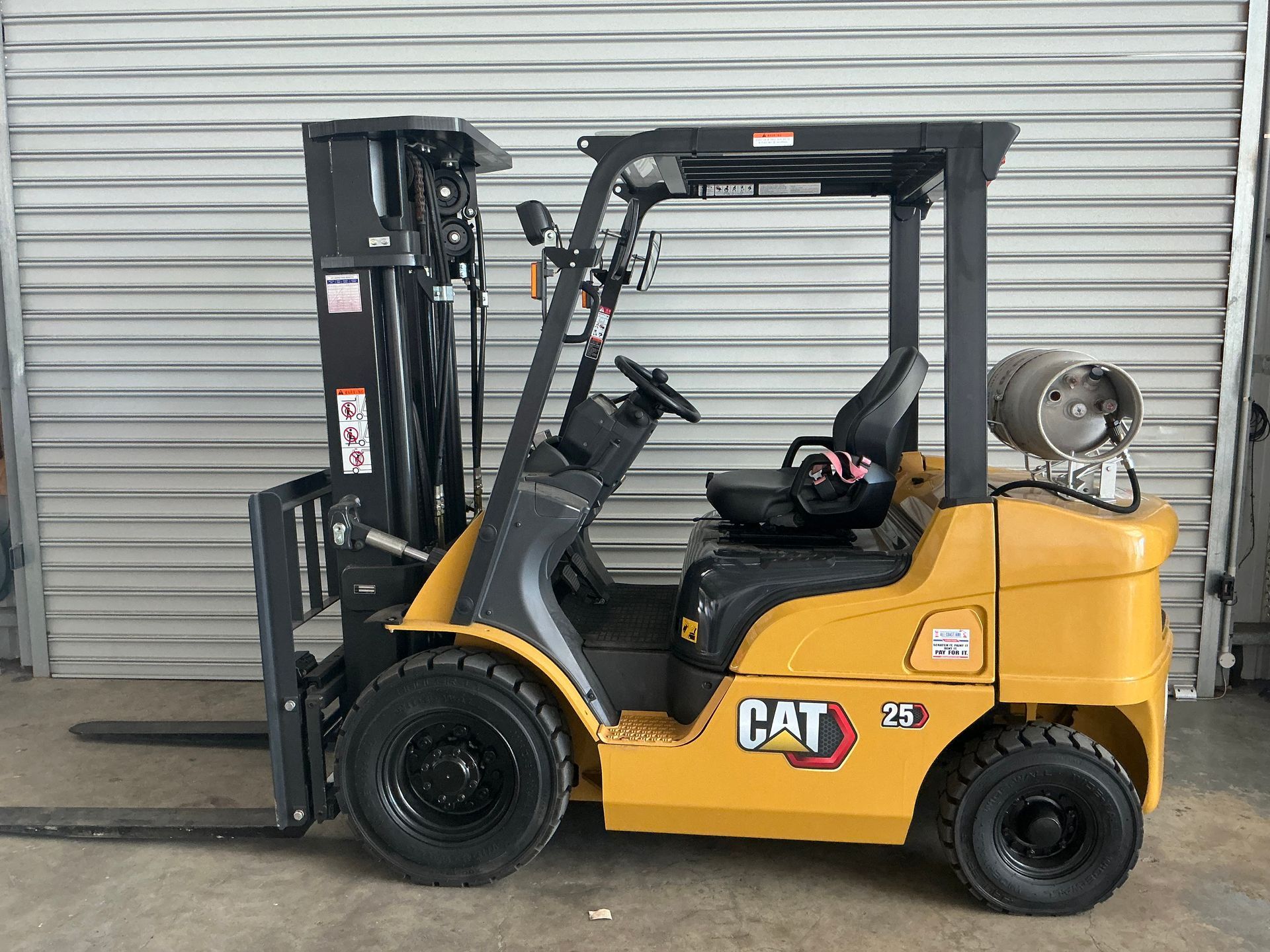 CAT GP25N 2.5T GAS FORKLIFT 
