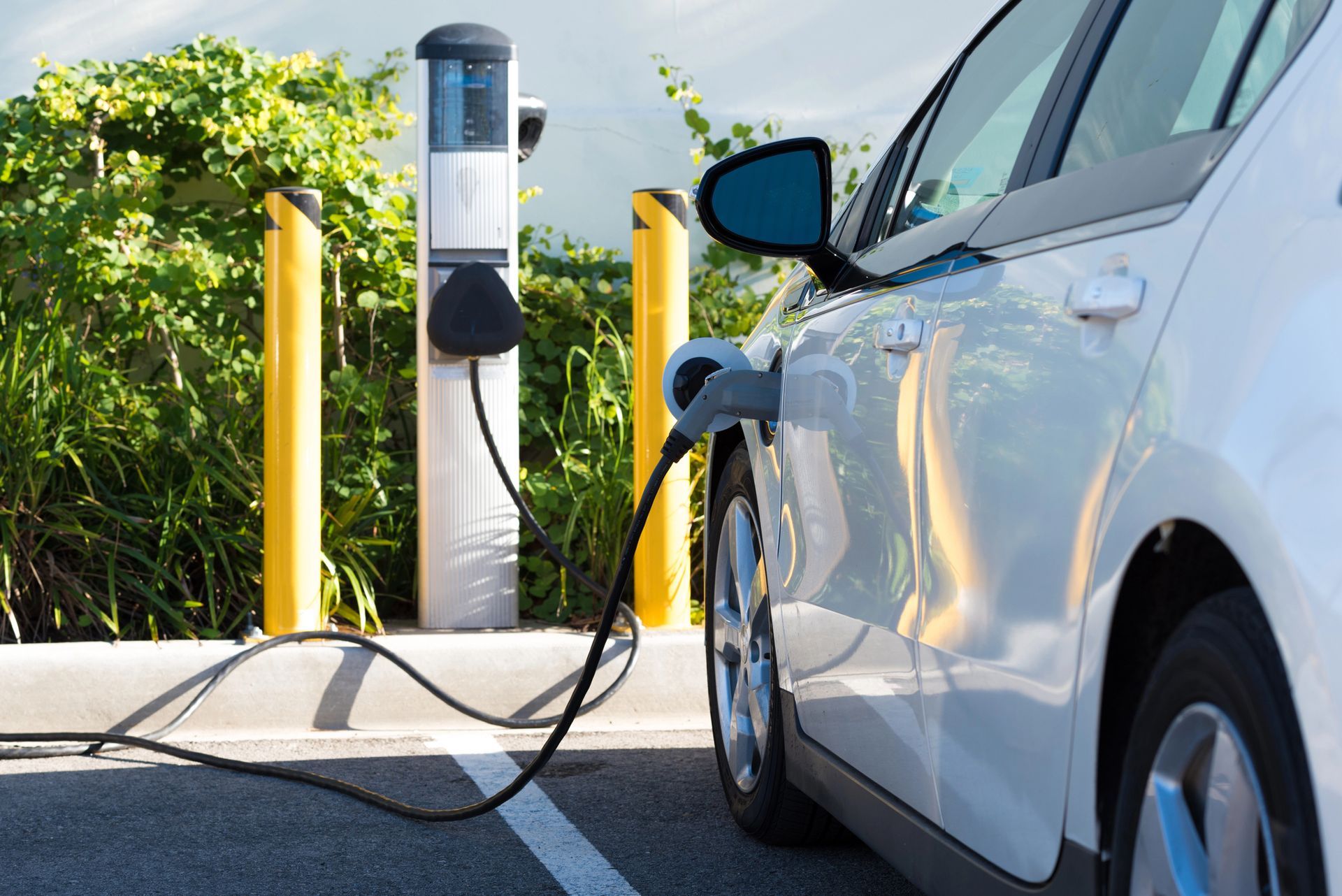 Sähköautojen latausasemien asennukset Kemi