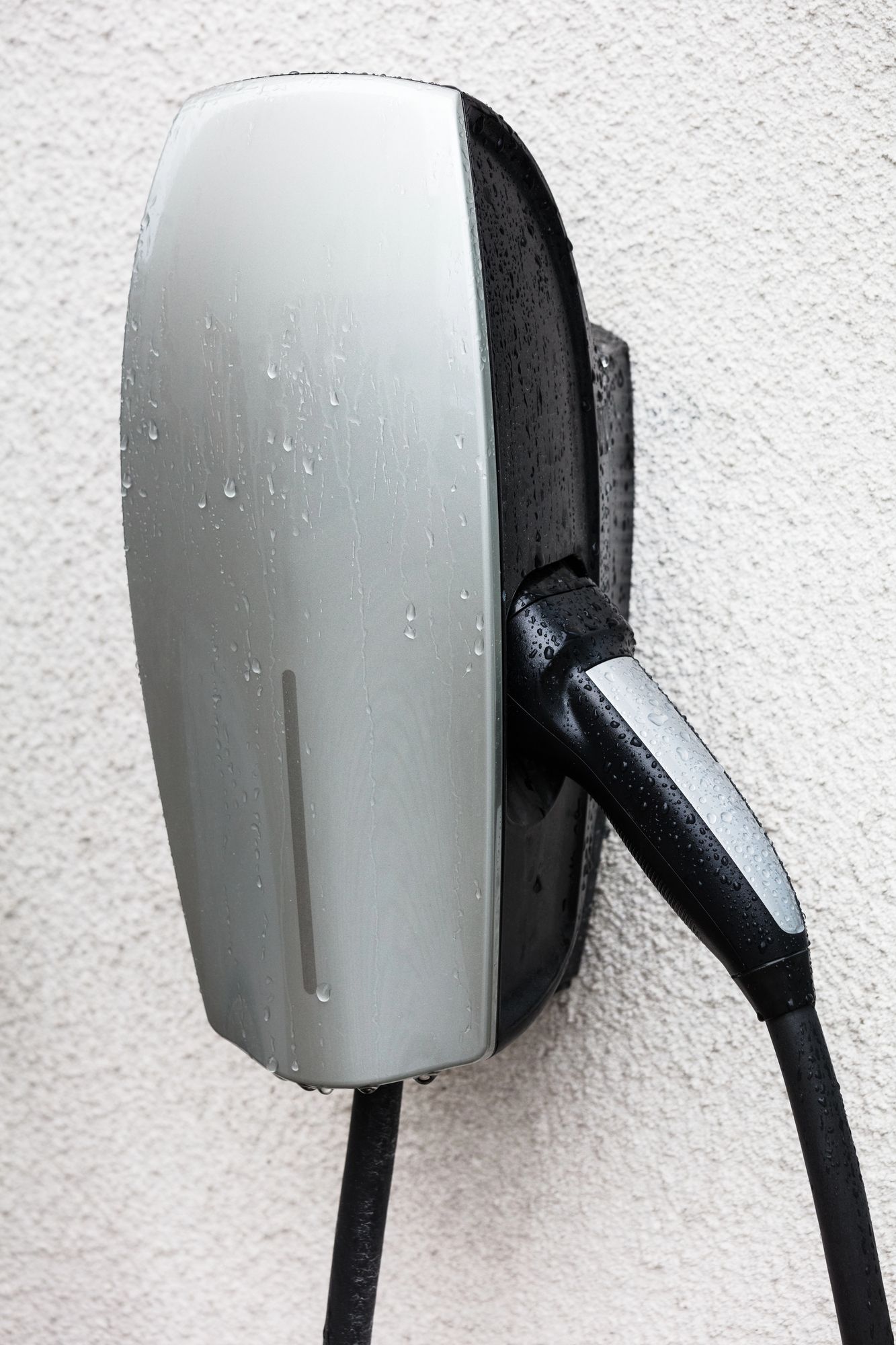 Sähköauton latauspiste kotiin