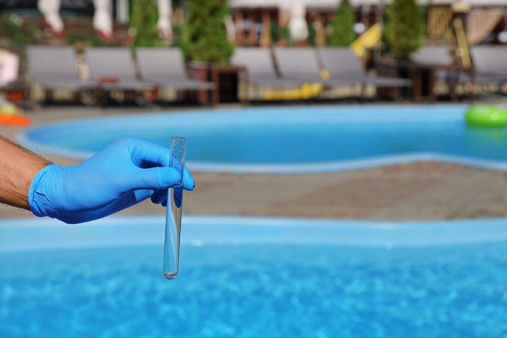 test pool water