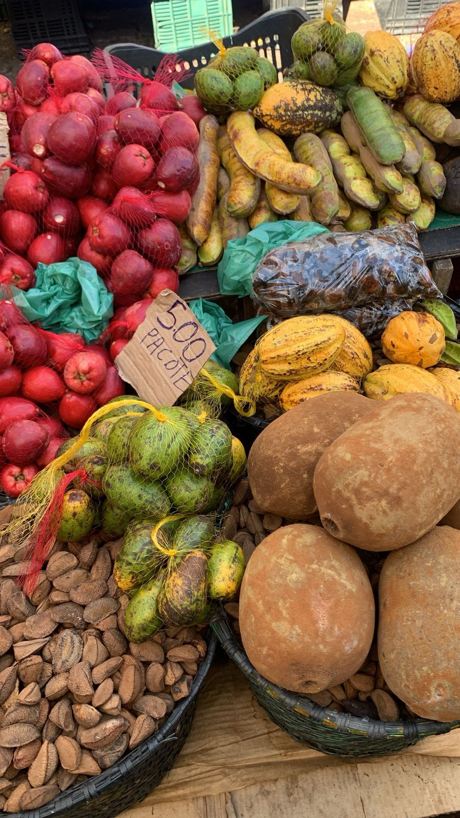 Frutas da amazônia no Mercado Ver-o-peso de Belém do Pará.