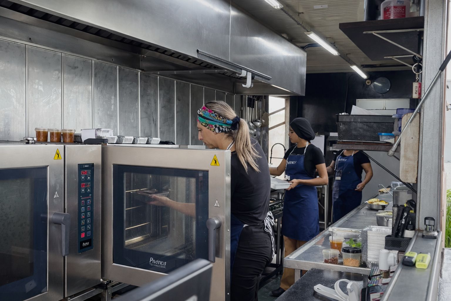 forno em restaurante container