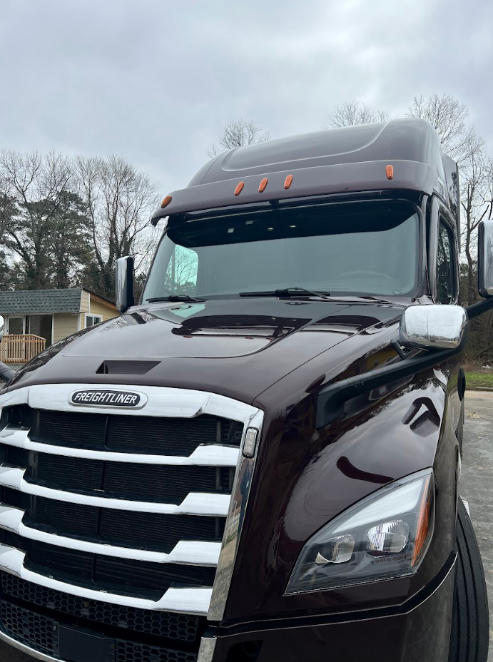 Freightliner windshield replacement in Gainesville, GA