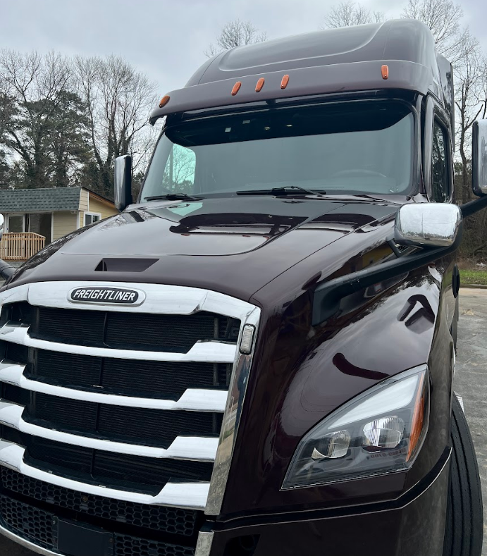 Semi-truck glass replacement near Gainesville, GA Semi-truck glass replacement near Gainesville, GA