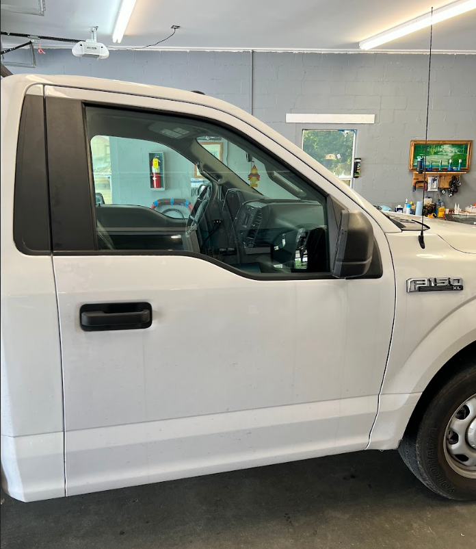 Car back window replacement in Gainesville, GA Car back window replacement in Gainesville, GA