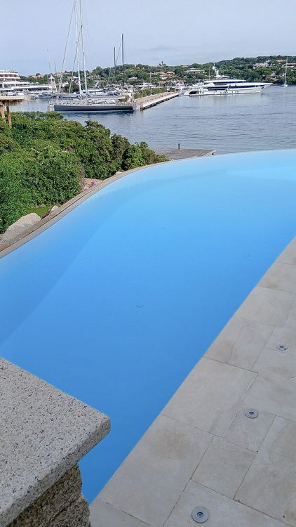 Piscina panoramica realizzata a Porto Cervo