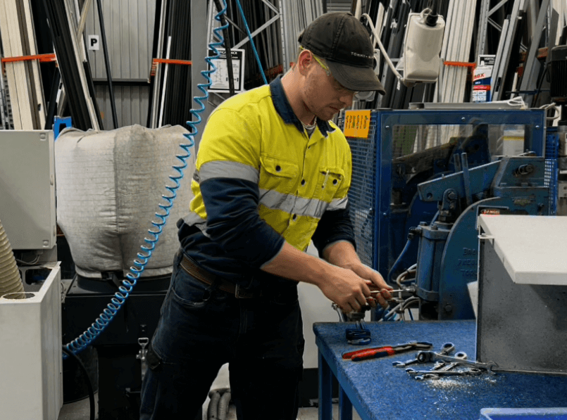 trade assistant from recruitment.