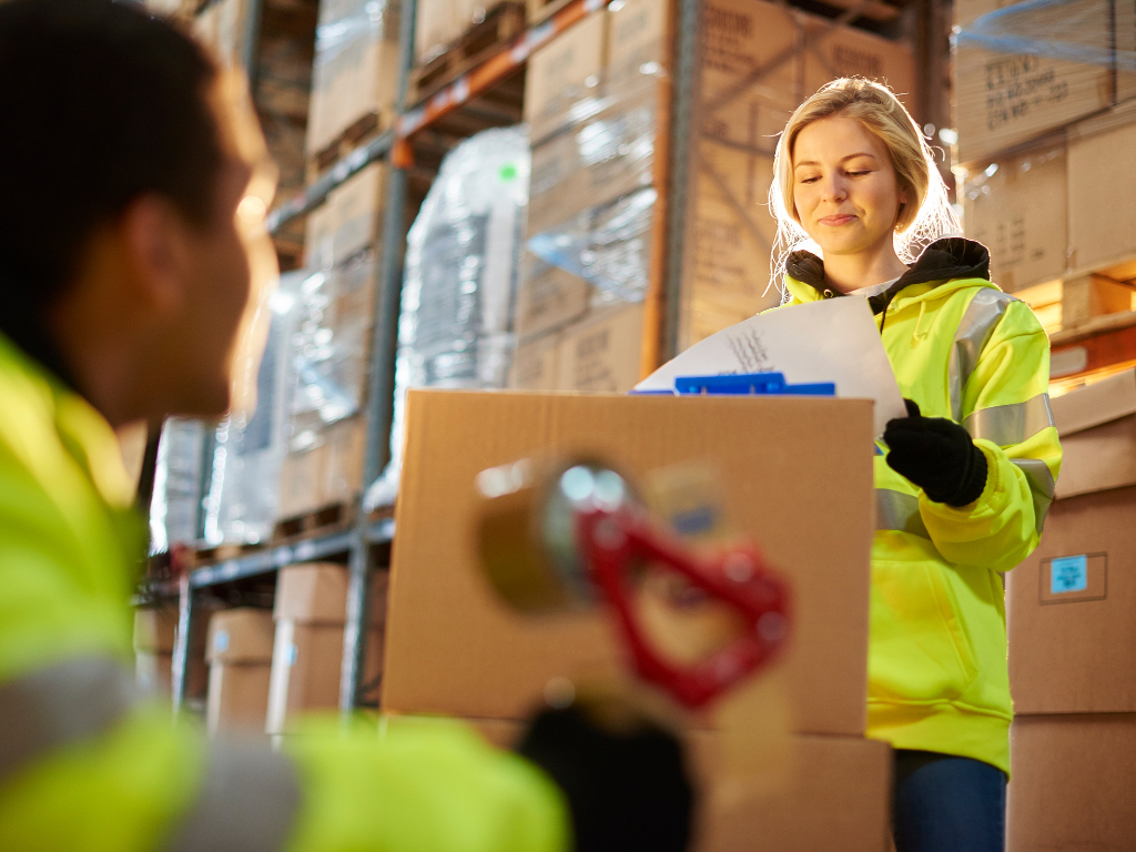 a pick packer warehouse