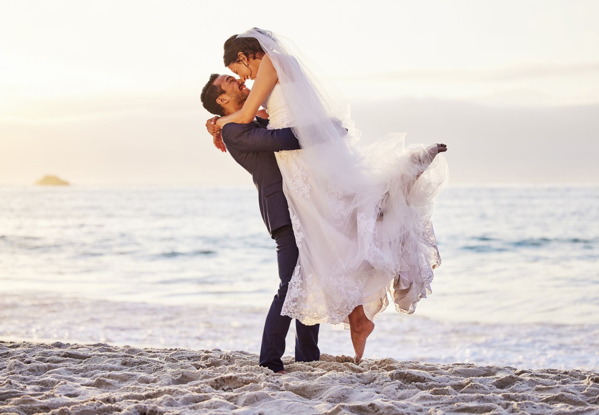 Honeymoons & Weddings