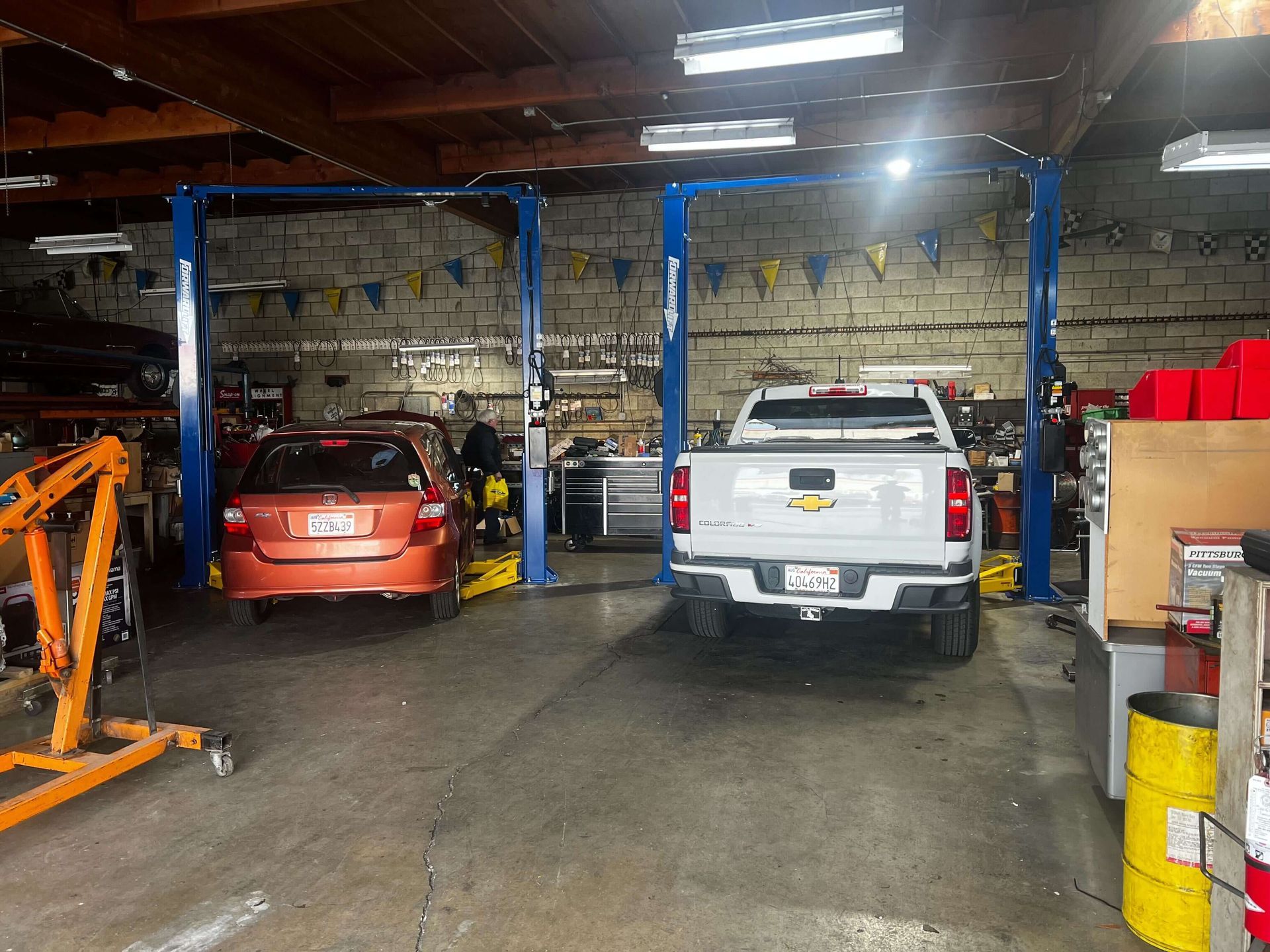 Service Bay | Resto Motive