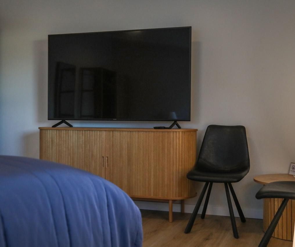 Superior Deluxe picture showing the room.