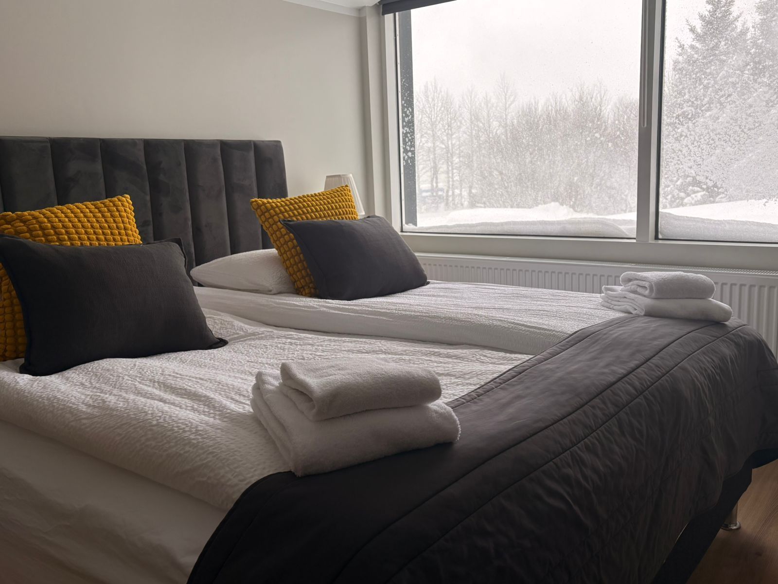 Superior Deluxe picture which shows the bed.