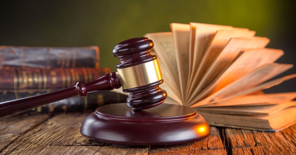 Chapter 7 bankruptcy attorney in Pinecrest Florida - legal relief illustration