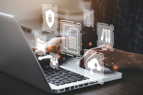 Professional IT Installing Software