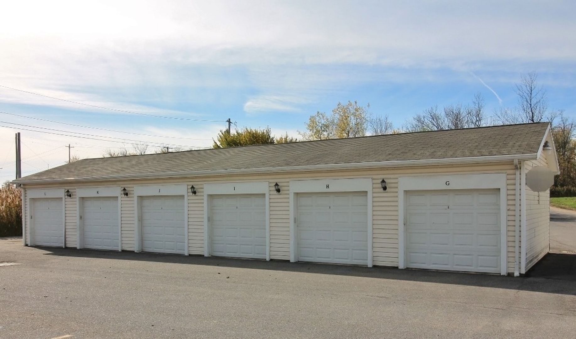 Garage building with multiple parking units in Amherst NY