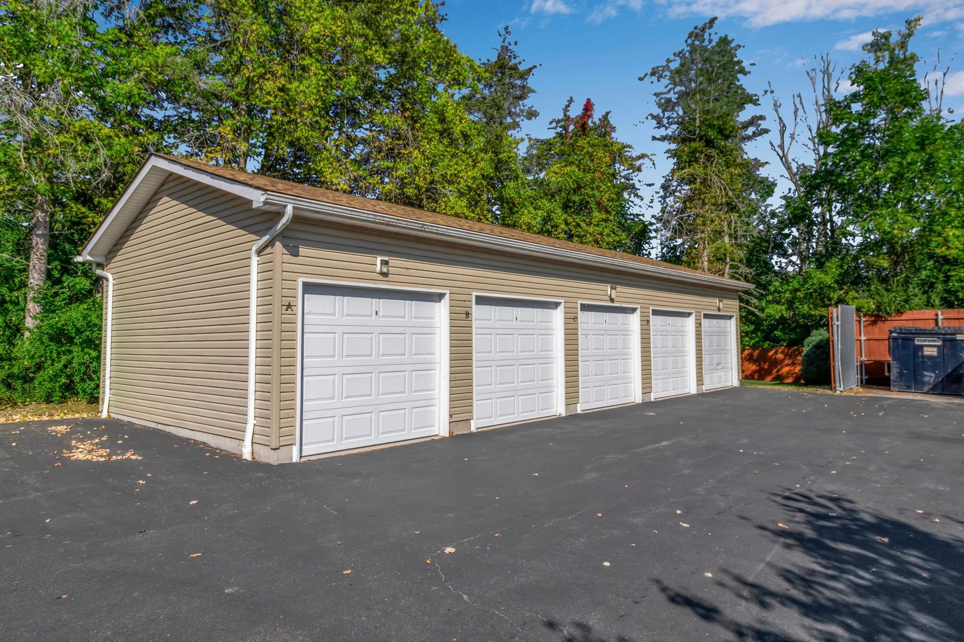 Detached garage units at Amherst NY apartment community