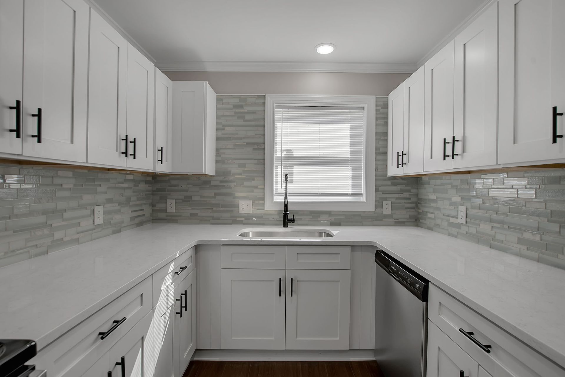 Cooking area featuring contemporary cabinet structure