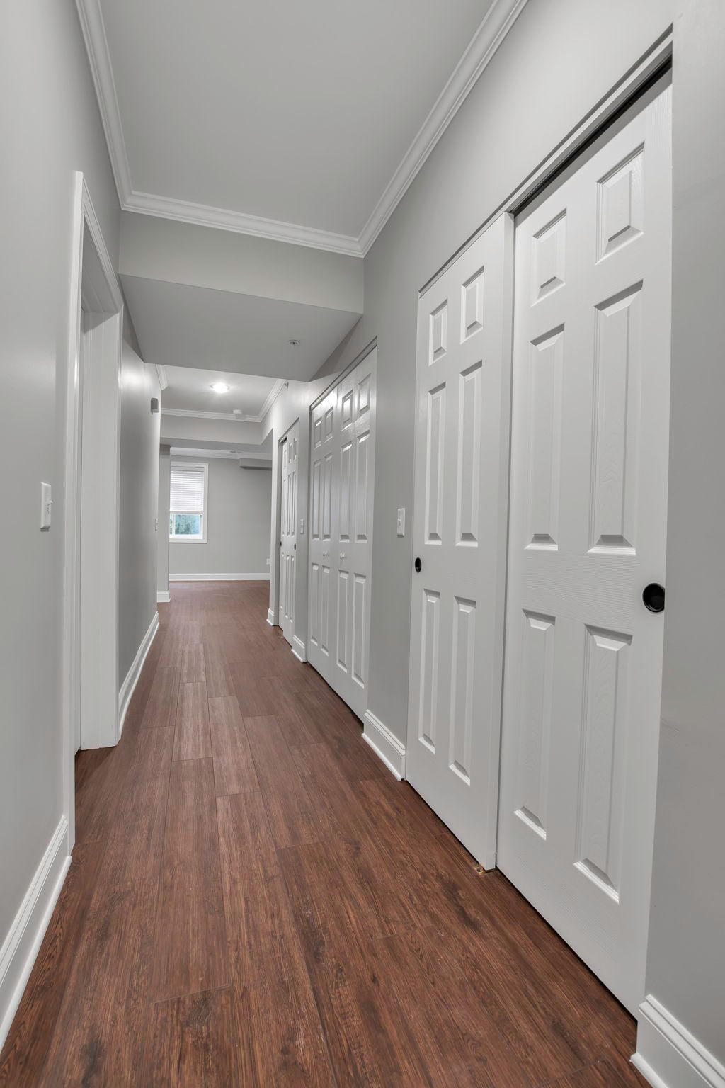 RC 2021 Unit B1 4 bed 3 bath hallway