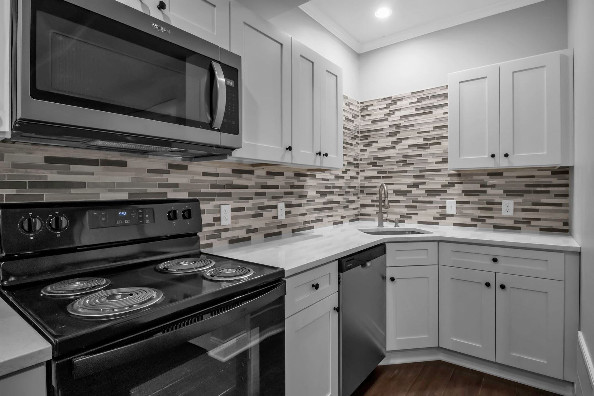 Cooking space with modern cabinet structure and preparation area