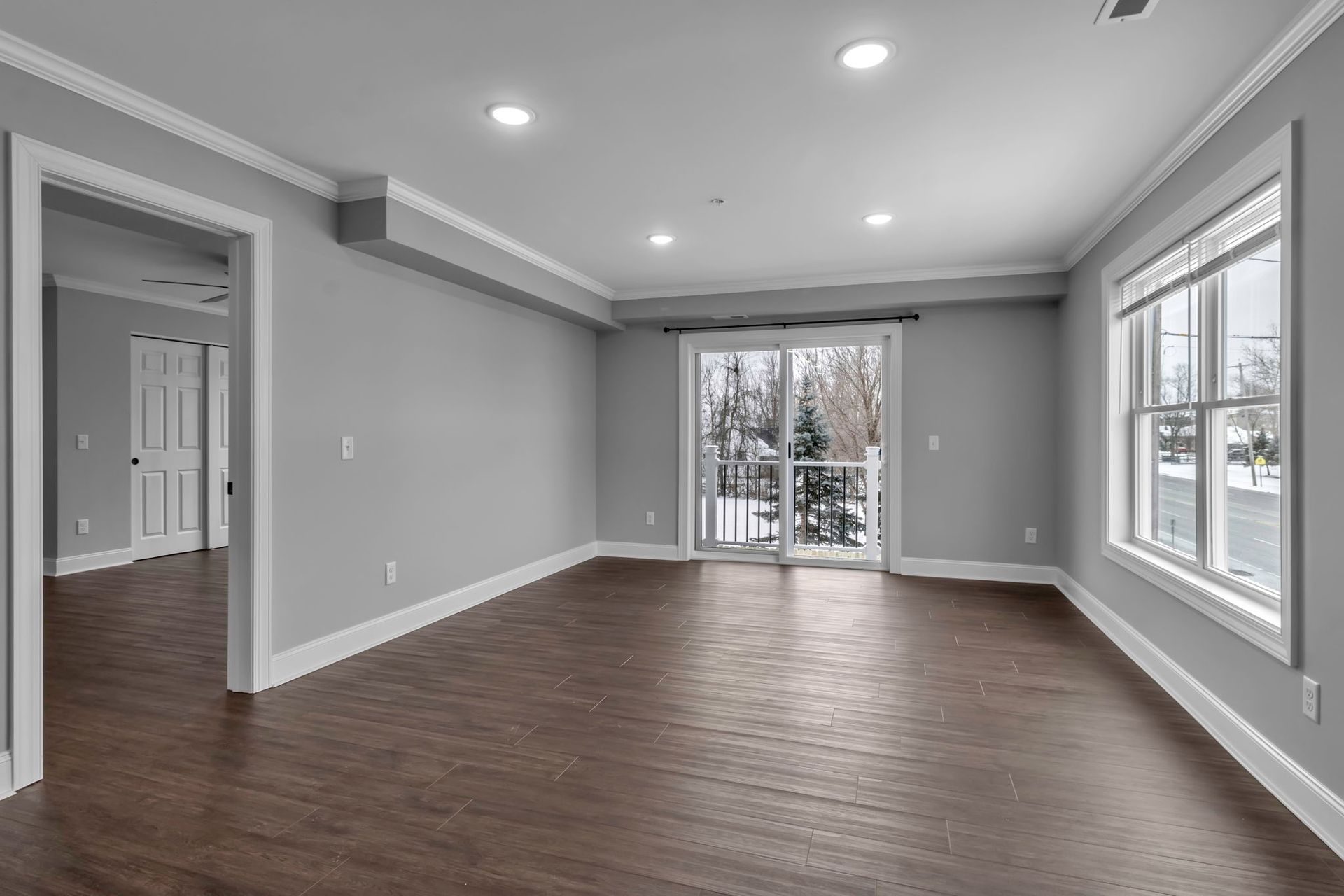 Quiet bedroom retreat inside Amherst NY apartment