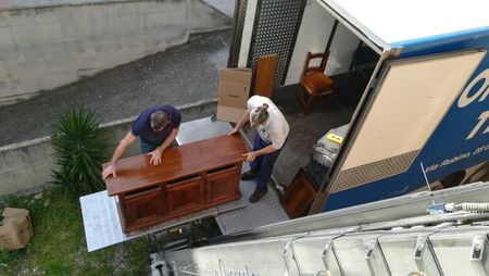 due facchini al lavoro