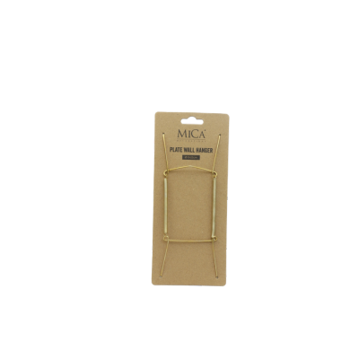 Een gouden metalen plaat als wandhanger op een bruine kartonnen achterkant, met de opschriften 