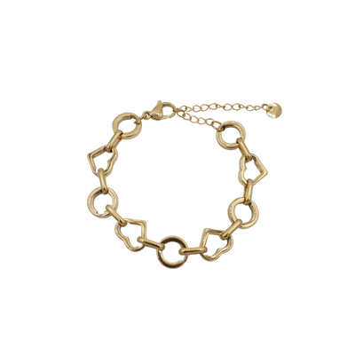 Zilverkleurige schakelarmband met ronde schakels en open hartvormige bedeltjes, voorzien van een verstelbare verlengketting.